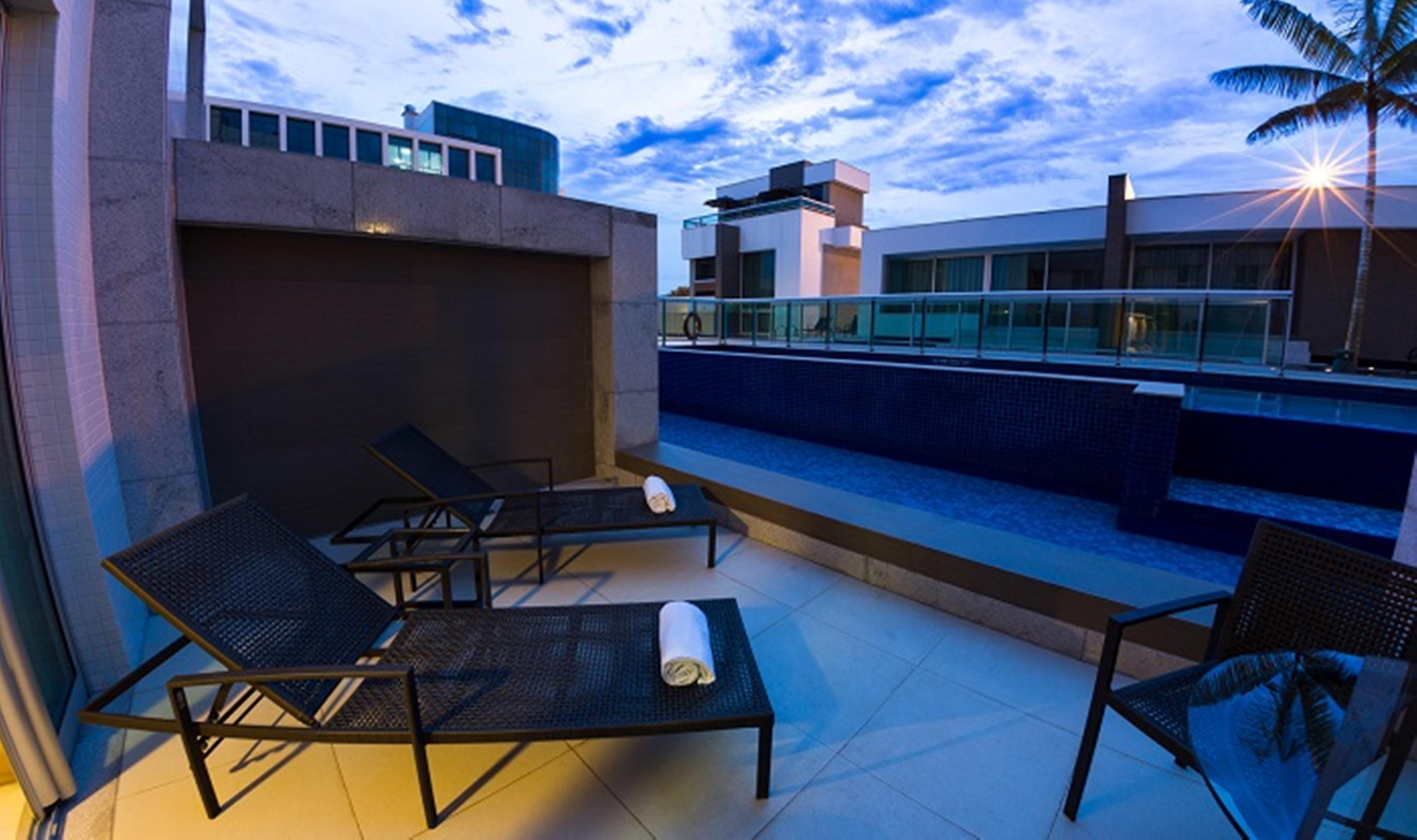 Jade Hotel Brasilia Candangolandia Экстерьер фото Rooftop pool at the hotel