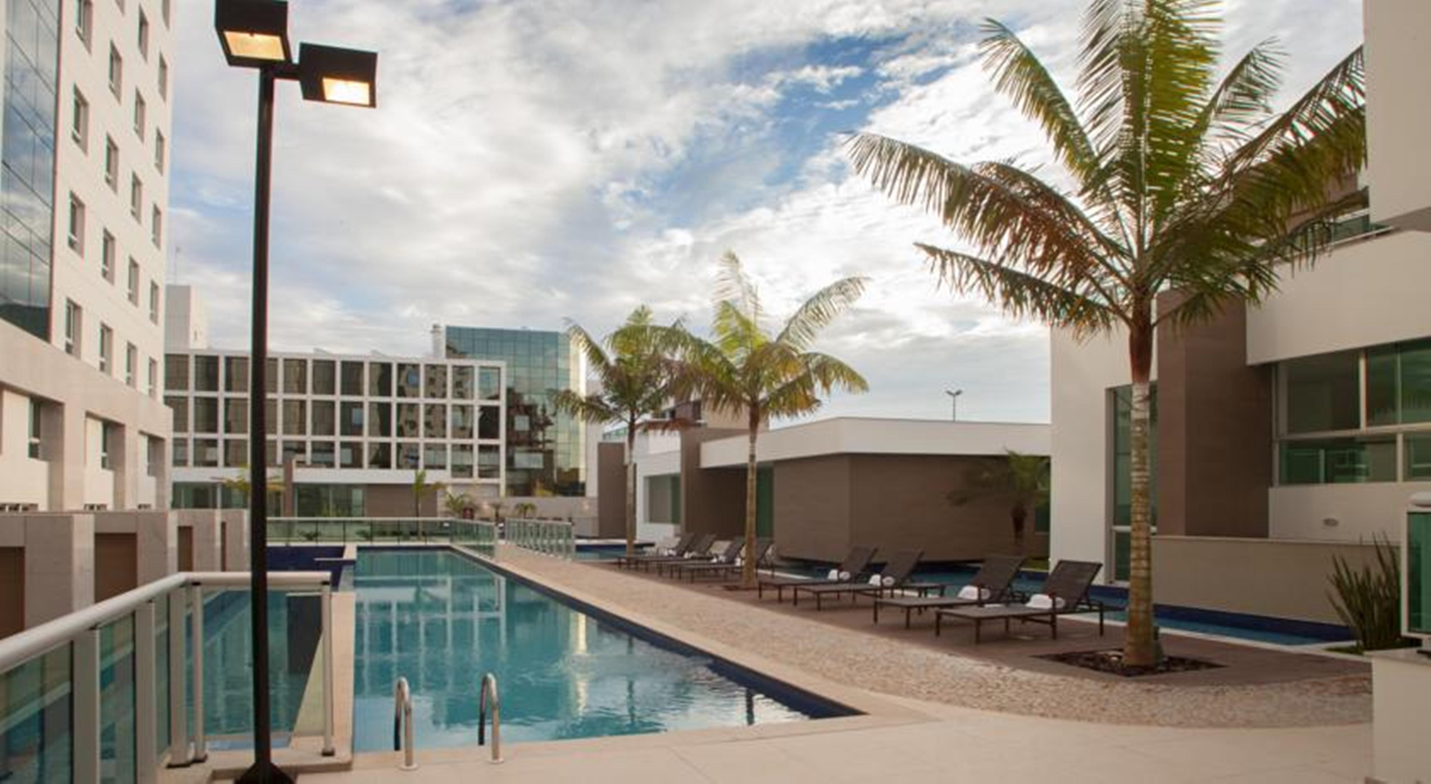 Jade Hotel Brasilia Candangolandia Экстерьер фото The pool at the Hotel Indigo Scottsdale