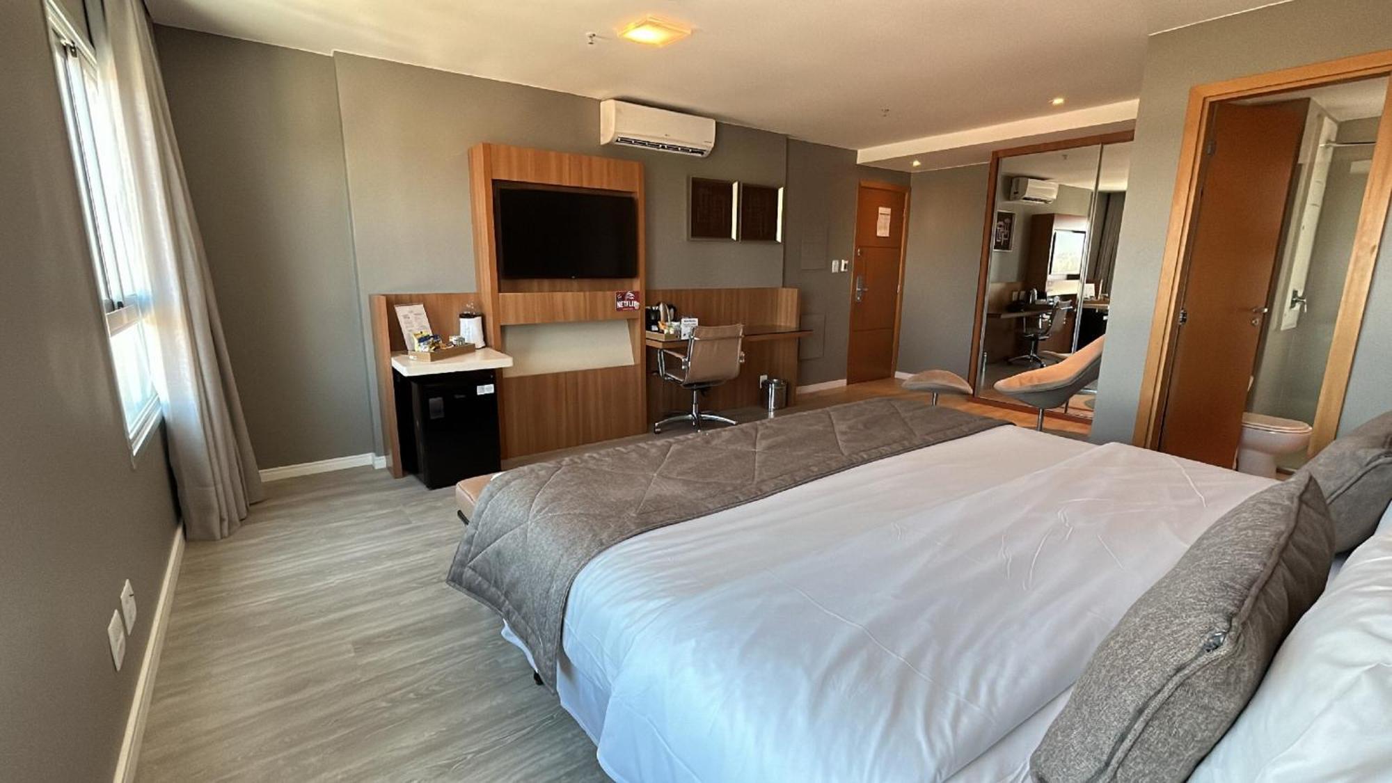 Jade Hotel Brasilia Candangolandia Экстерьер фото A room at the hotel