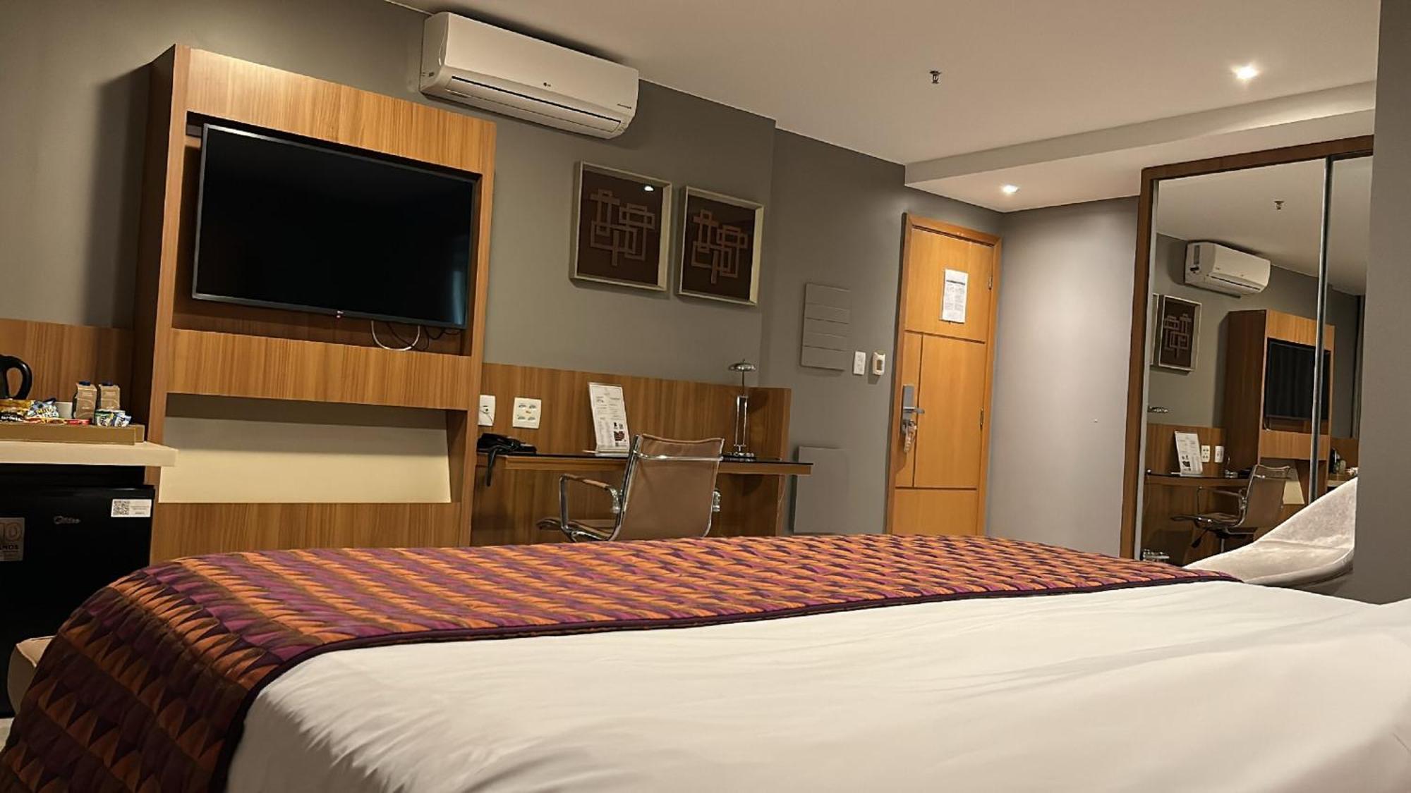 Jade Hotel Brasilia Candangolandia Экстерьер фото A room at the hotel