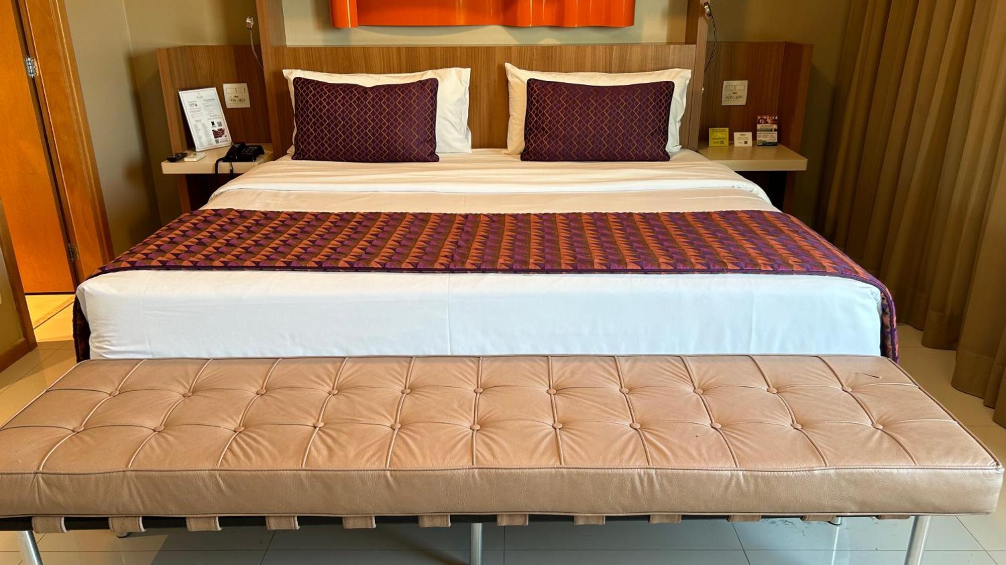 Jade Hotel Brasilia Candangolandia Экстерьер фото A bed